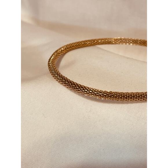 Vintage Lightweight Goldtone Mini Weave Design Bangle Bracelet - Picture 2 of 3